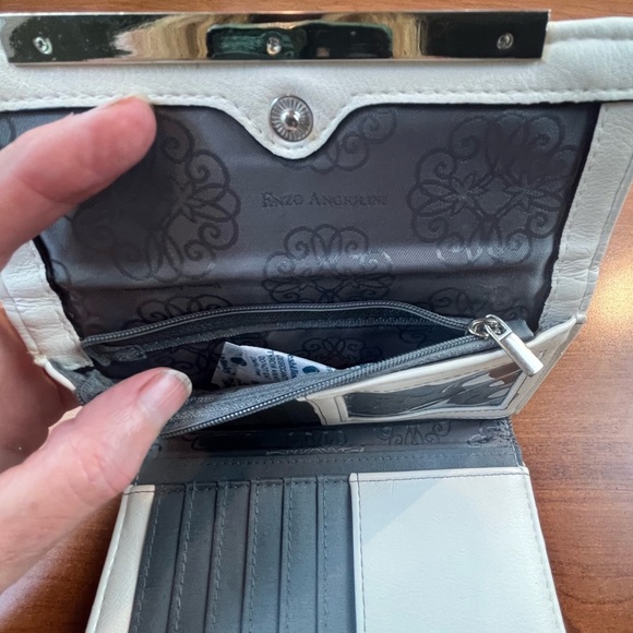 Enzo Angiolini Floral Wallet Tri-Fold Card Slot Zipper Pocket - Picture 8 of 14